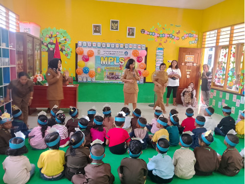 Kunjungan Dinas Pendidikan Kabupaten Nabire Hari Pertama Masuk Sekolah dan Kegiatan MPLS Tahun 2025