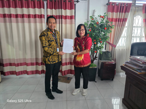 PENYERAHAN PIAGAM PENGHARGAAN KEMENKEU KEPADA DINAS PENDIDIKAN KABUPATEN NABIRE